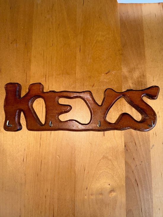 Other - Vintage Keys Sign Hanger Holder